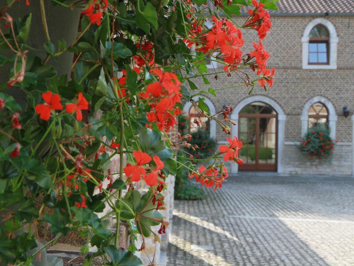 Hotel - Ferme Du Chateau D'Ahin Hoei Buitenkant foto