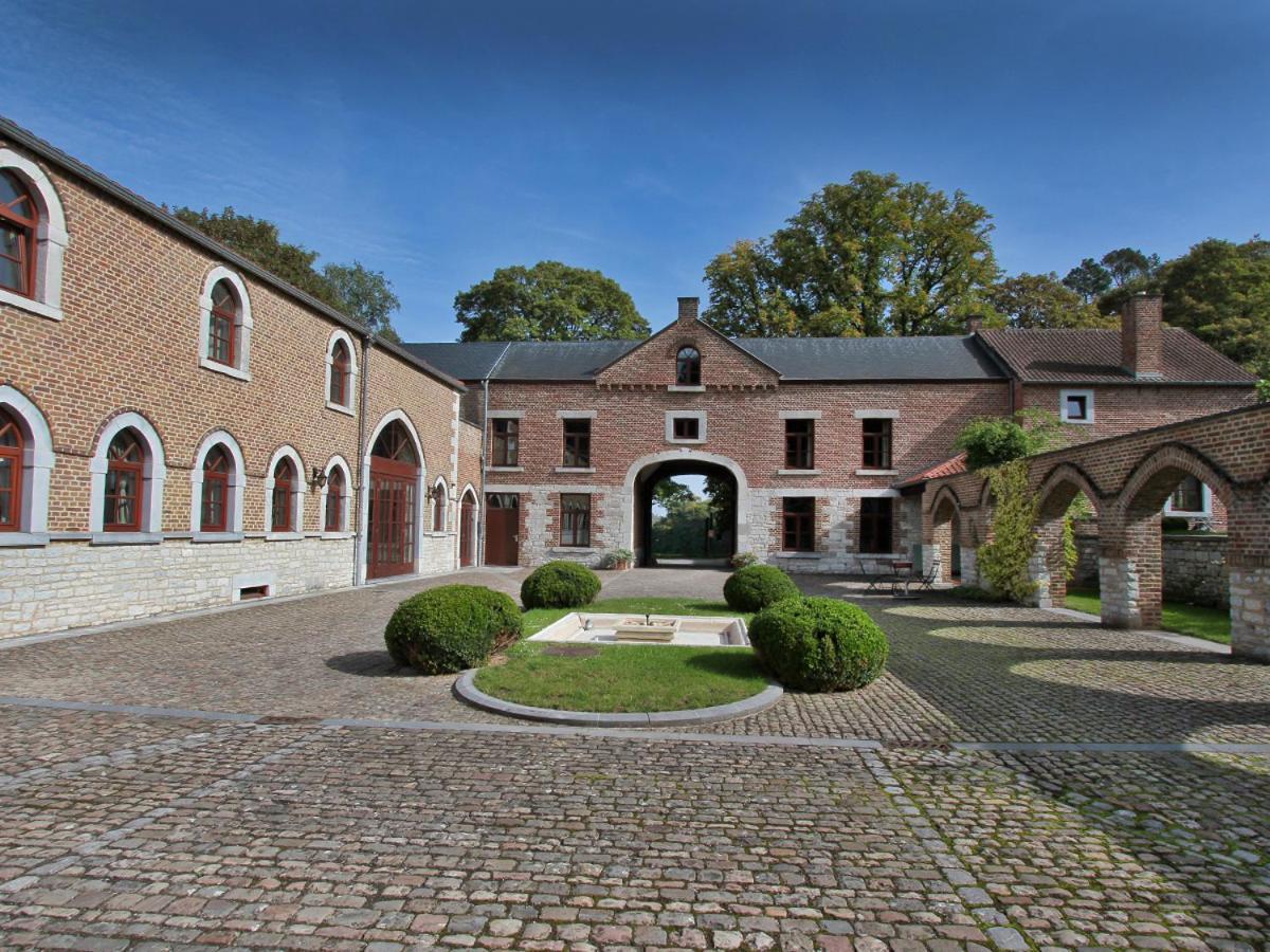 Hotel - Ferme Du Chateau D'Ahin Hoei Buitenkant foto